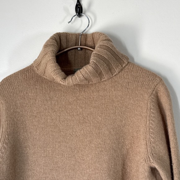 Vintage J Crew Turtleneck Sweater Womens Large Beige 100% Wool Neutral Boxy Knit - Picture 2 of 9